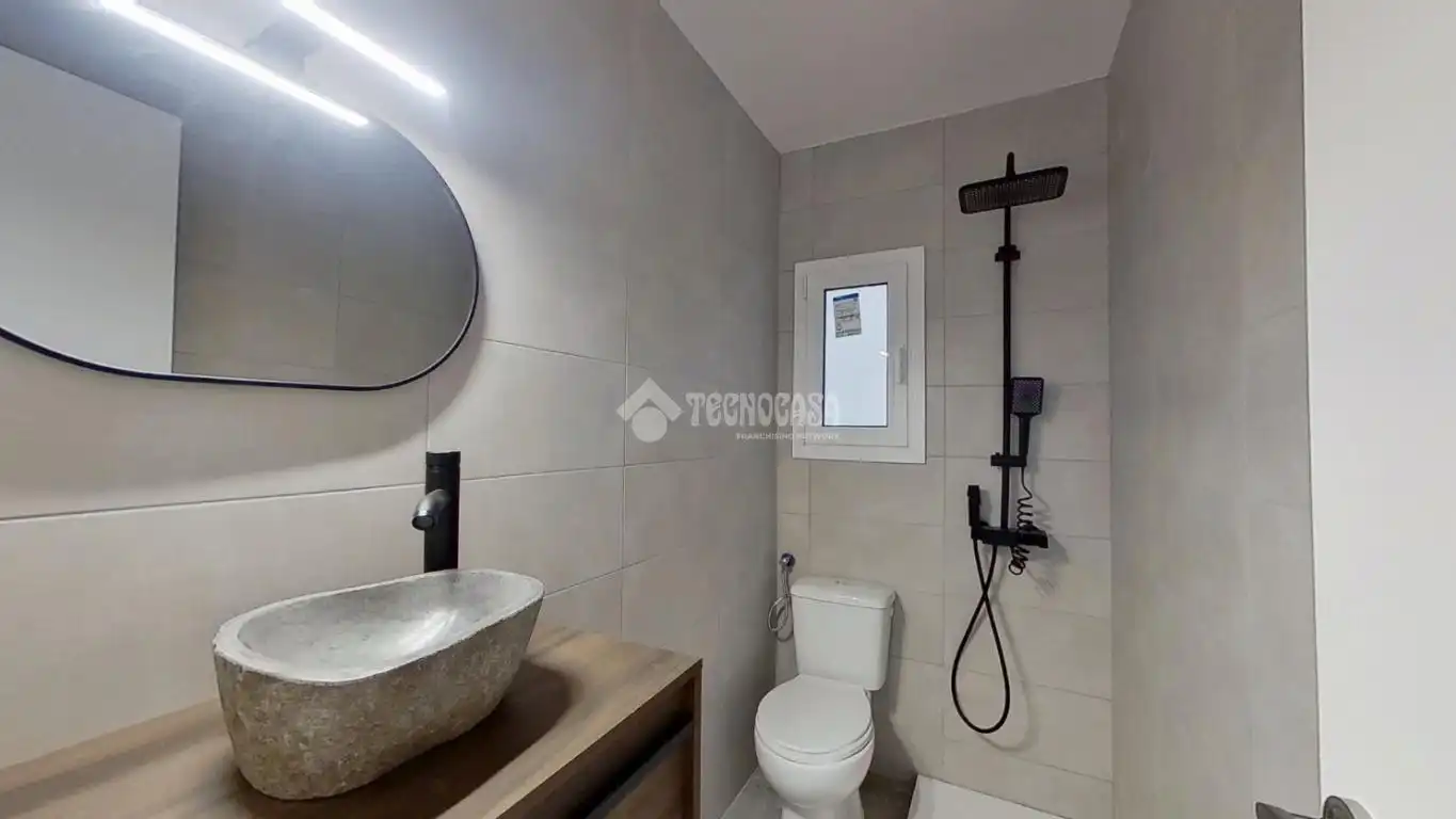 Bathroom of Flat for sale in Ripollet