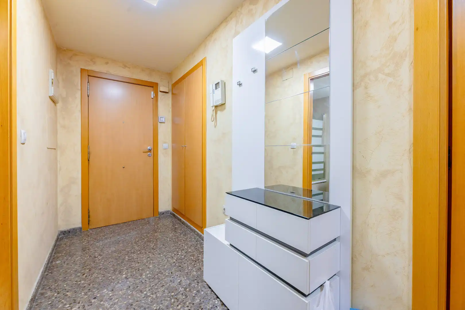 Flat for sale in Paterna  with Air Conditioner, Heating and Storage room