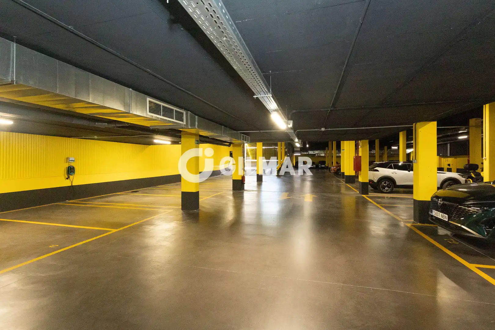 Parking de Piso en venta en Madrid con Calefacción, Trastero y Piscina