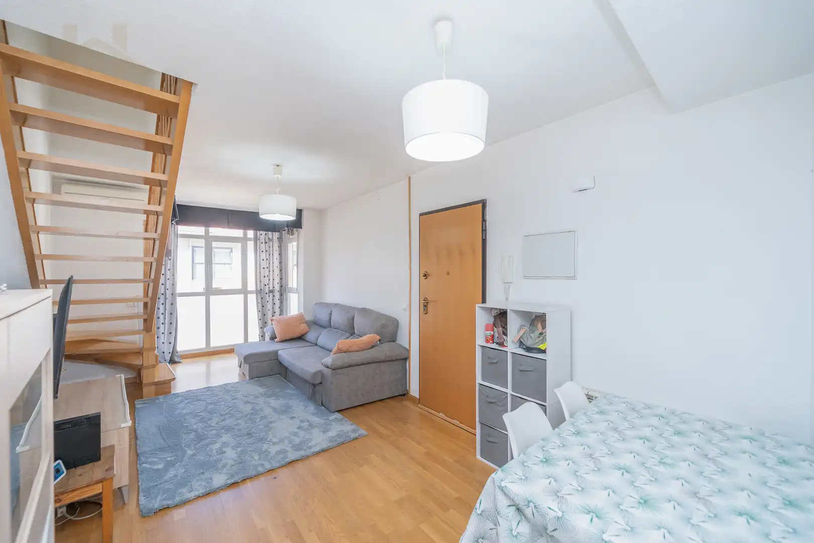 Sala de estar de Dúplex en venta en El Escorial con Aire acondicionado, Calefacción y Parquet