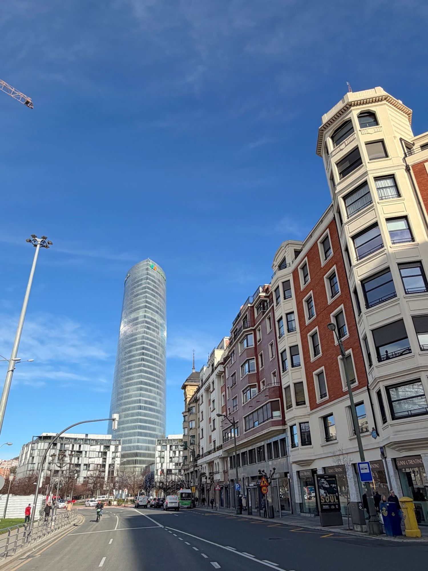 Vista exterior de Pis en venda en Bilbao  amb Calefacció
