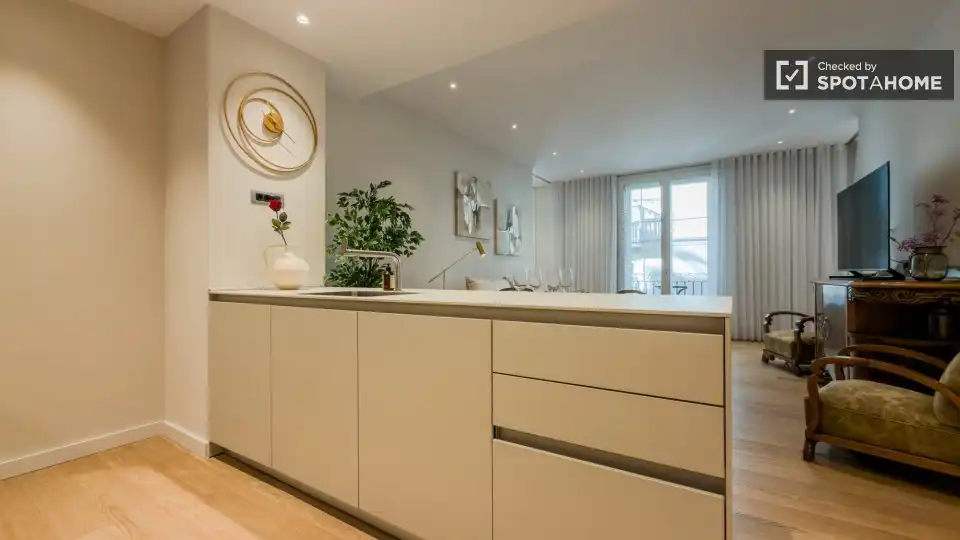 Flat with terrace to rent in Ciutat Vella, imagen 8