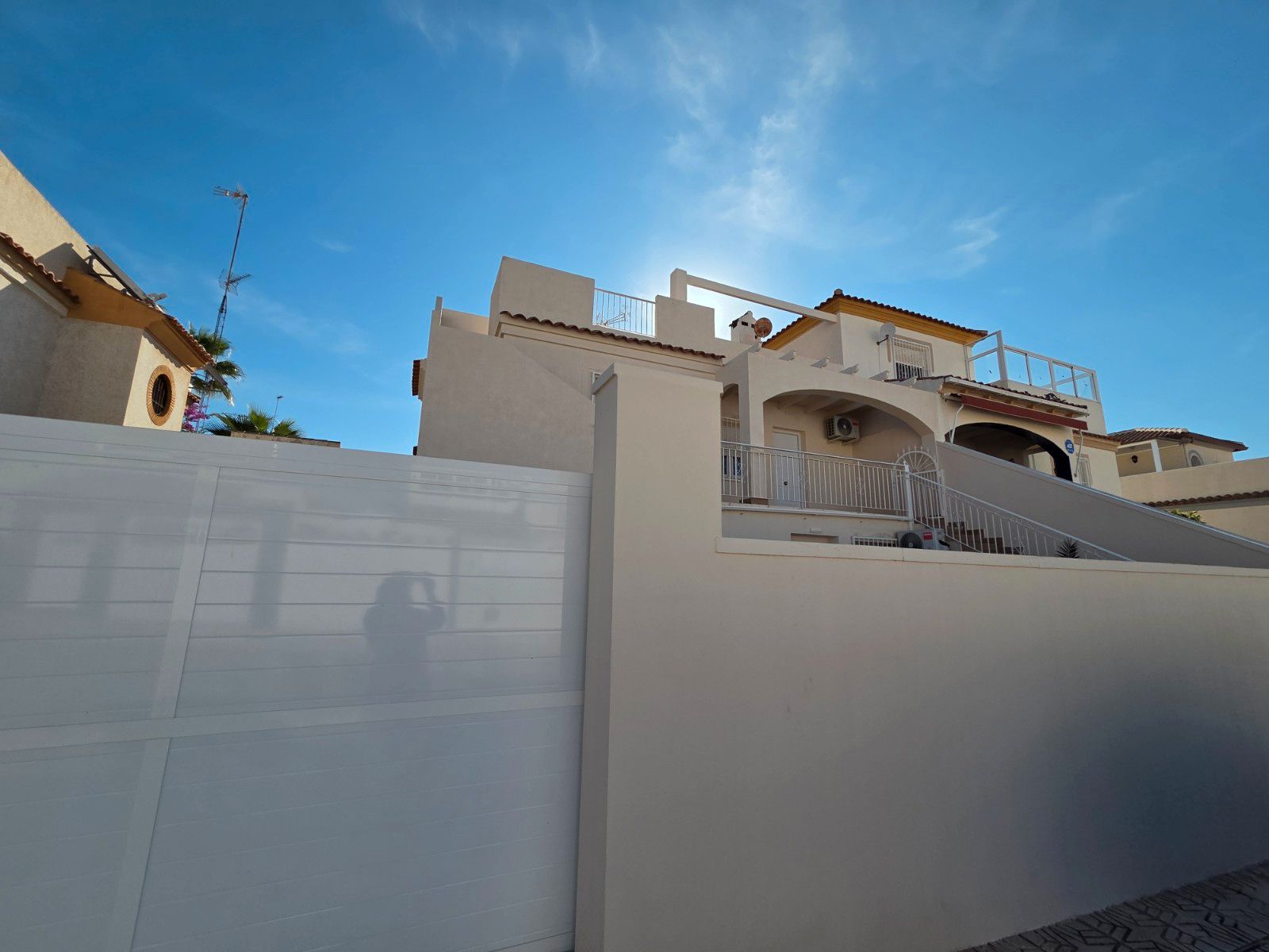 Vista exterior de Casa o chalet en venta en Torrevieja con Aire acondicionado, Calefacción y Jardín privado
