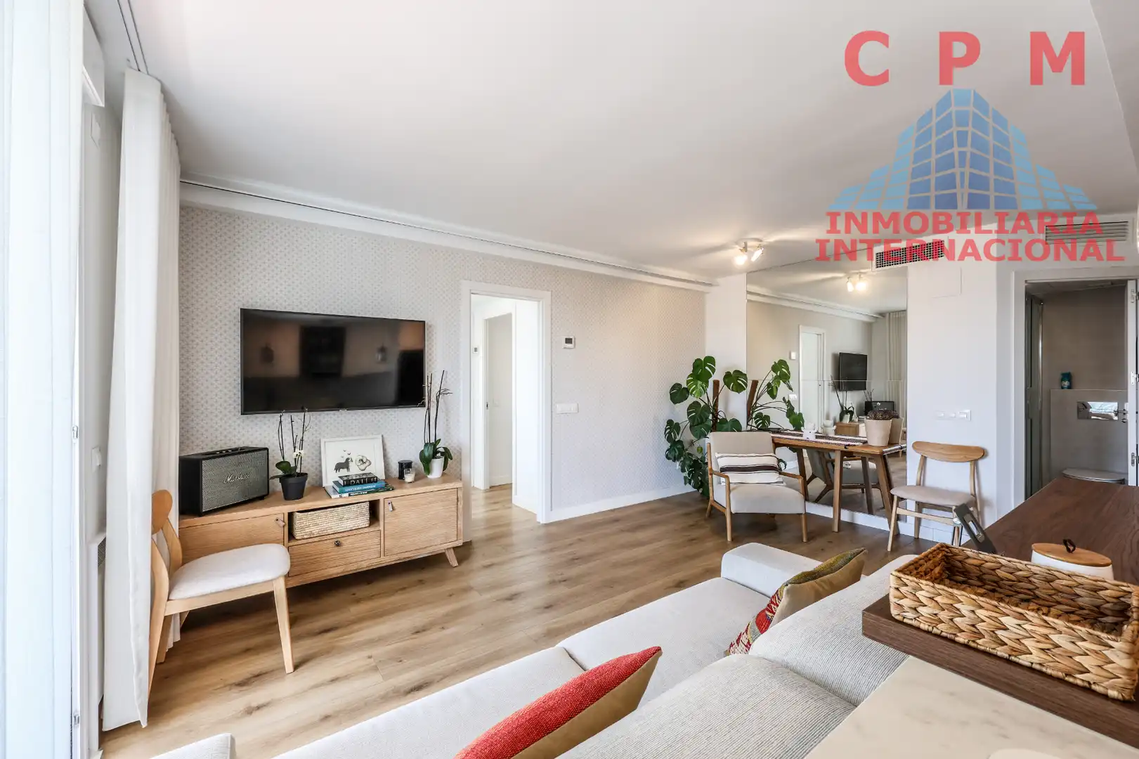 Living room of Flat for rent in Madrid  with Air Conditioner, Heating and Parquet flooring
