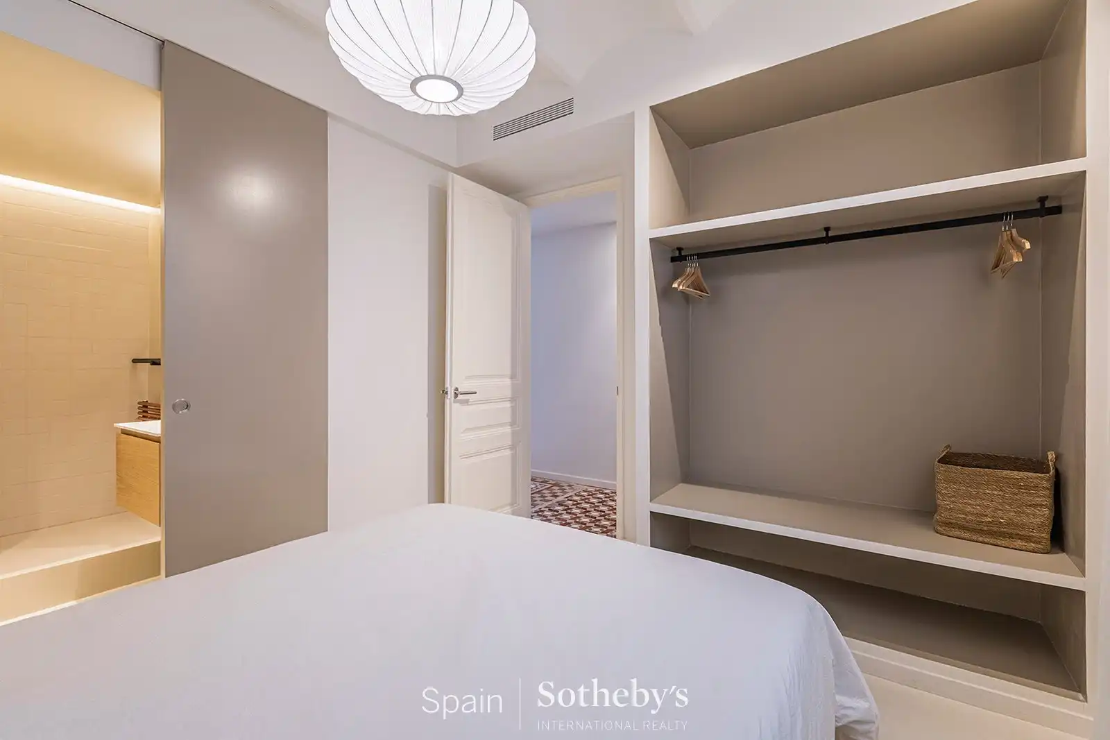 Bedroom of Apartments for sale in Barcelona  with Air Conditioner and Heating