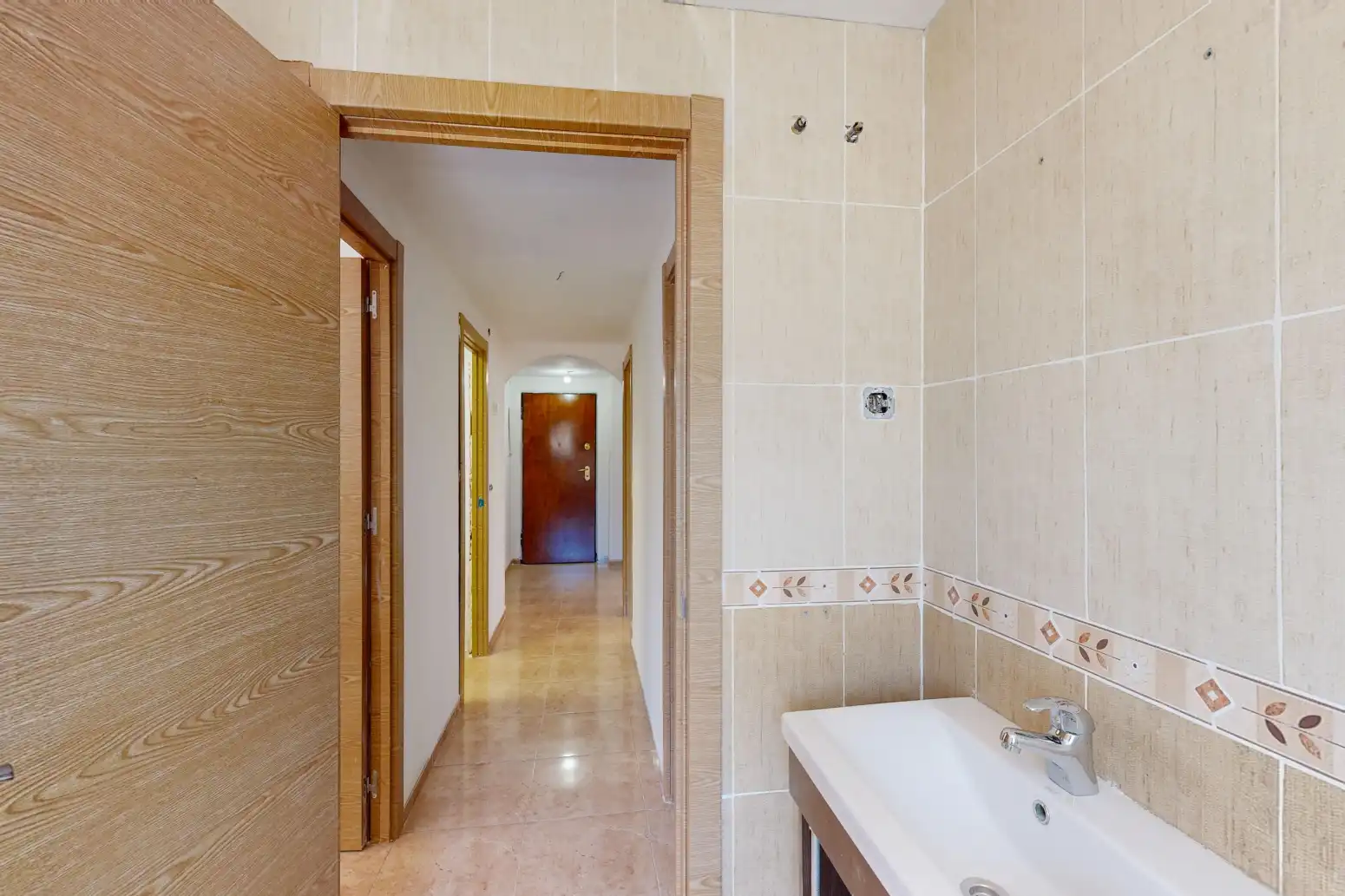 Wohnung zum Verkauf in Cartagena mit Privatgarten, Terrasse und Abstellraum
