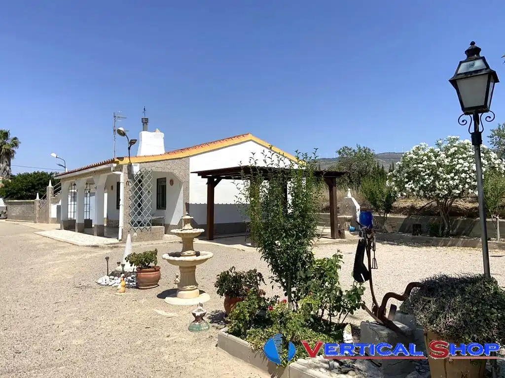 Chalet en venta en Carretera Yecla, imagen 3