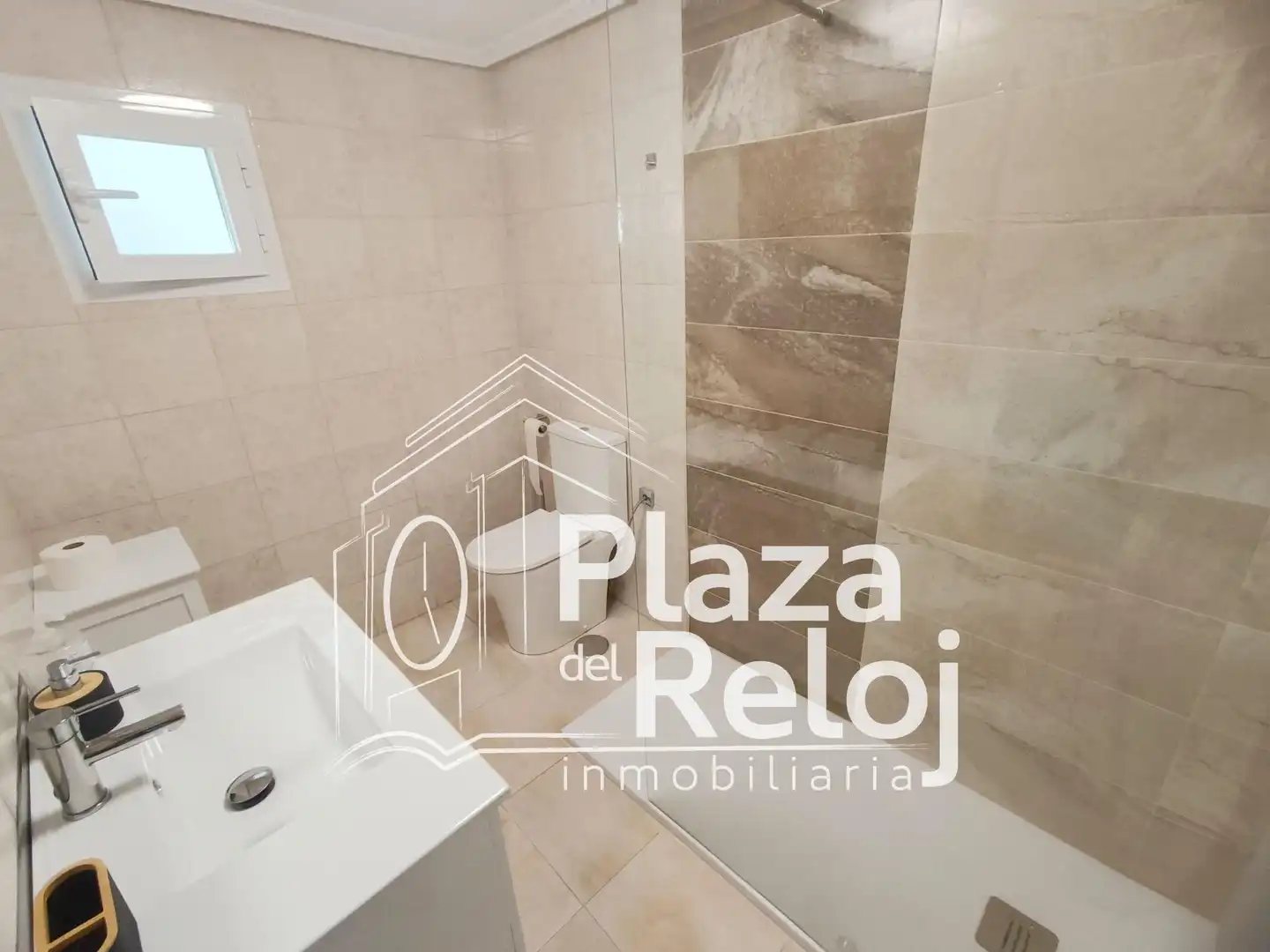Wohnung zum Verkauf in Talavera de la Reina mit Heizung, Terrasse und Möbliert