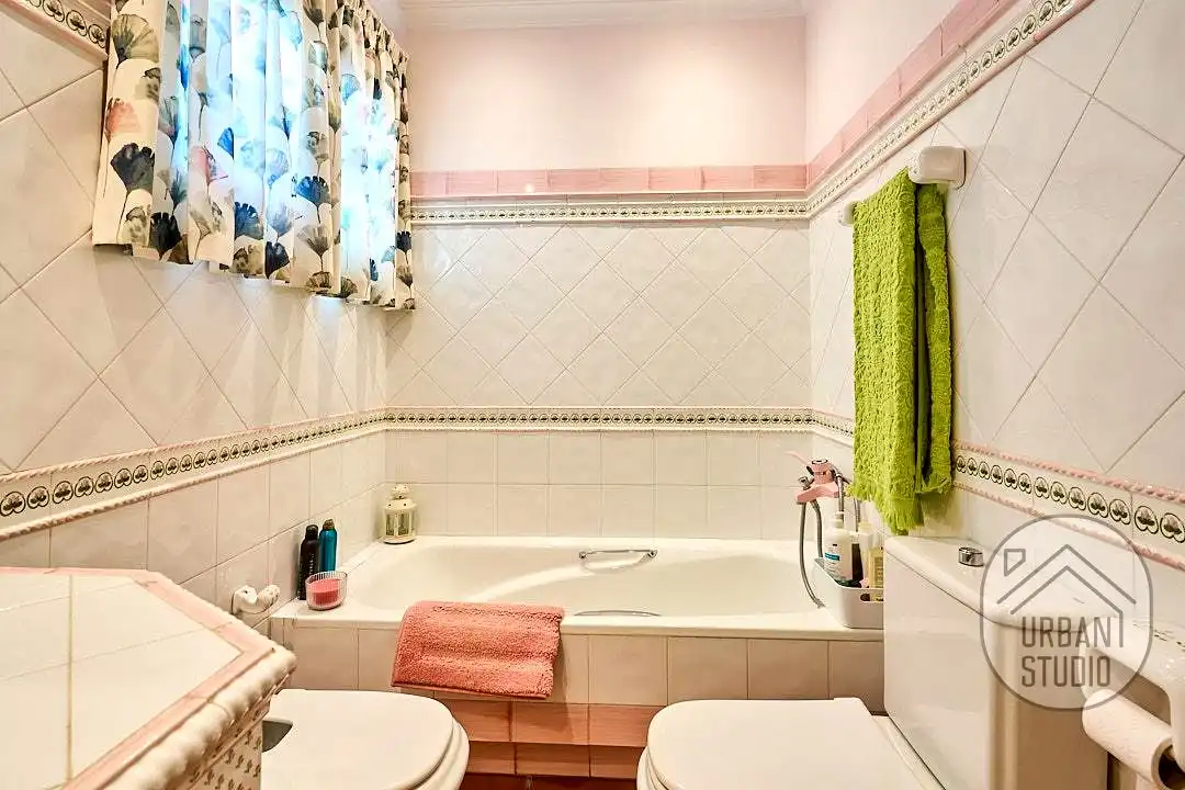 Bathroom of Houses for sale in Cocentaina  with Heating, Terrace and Swimming Pool