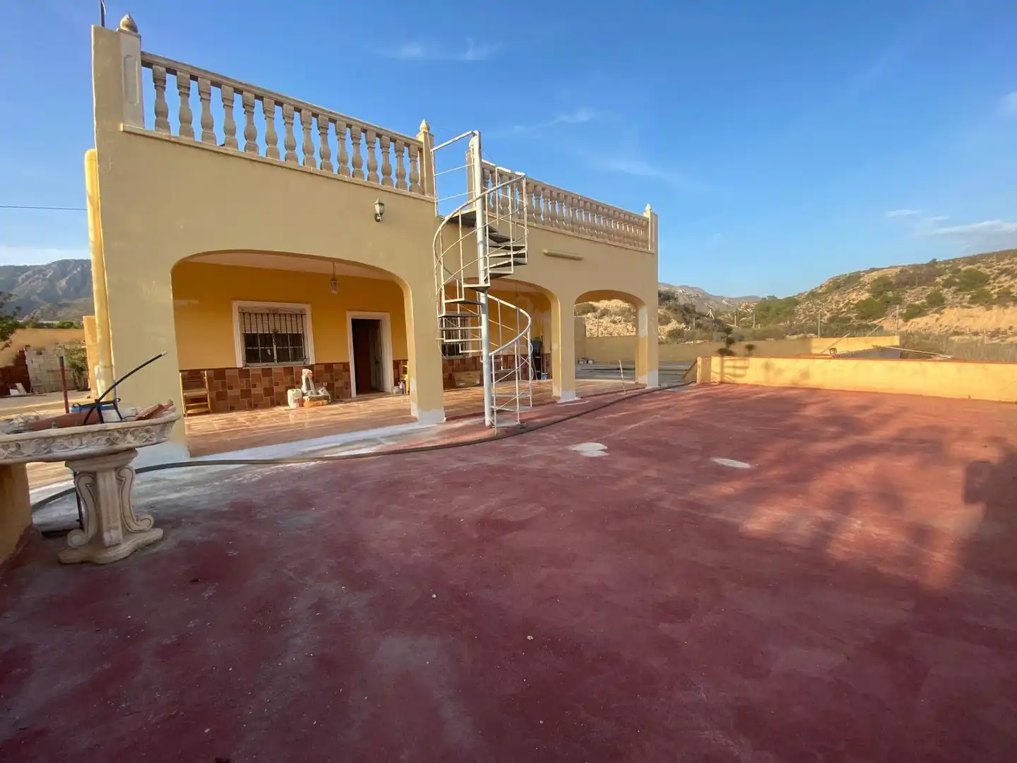 Vista exterior de Casa o xalet en venda en Crevillent amb Traster i Piscina
