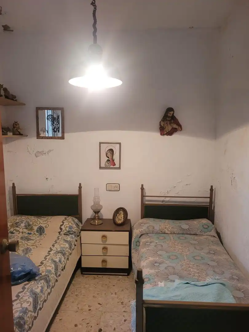 Dormitori de Casa o xalet en venda en Tocina