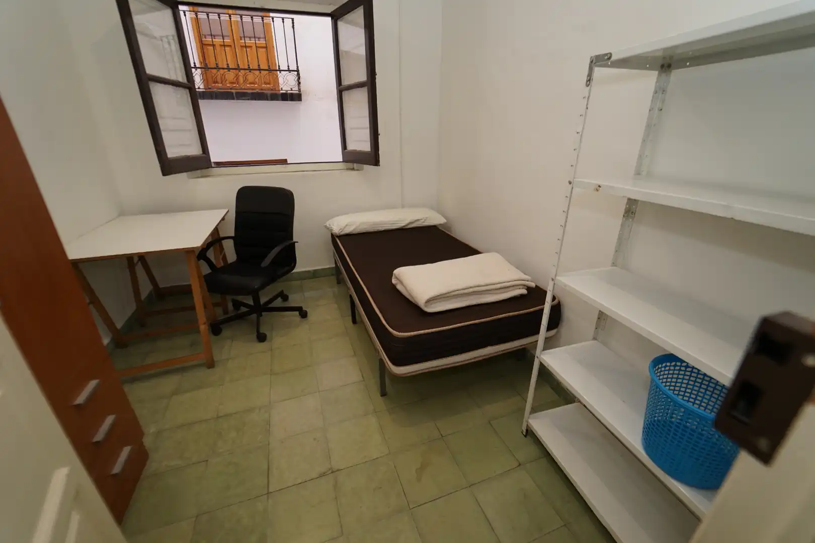 Bedroom of Flat for rent in Granada  with Air Conditioner, Furnished and Washing machine