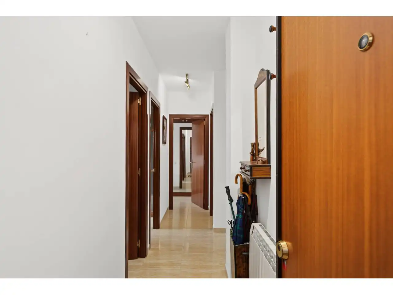 Piso en venta en Maçanet de Cabrenys con Calefacción, Terraza y Balcón
