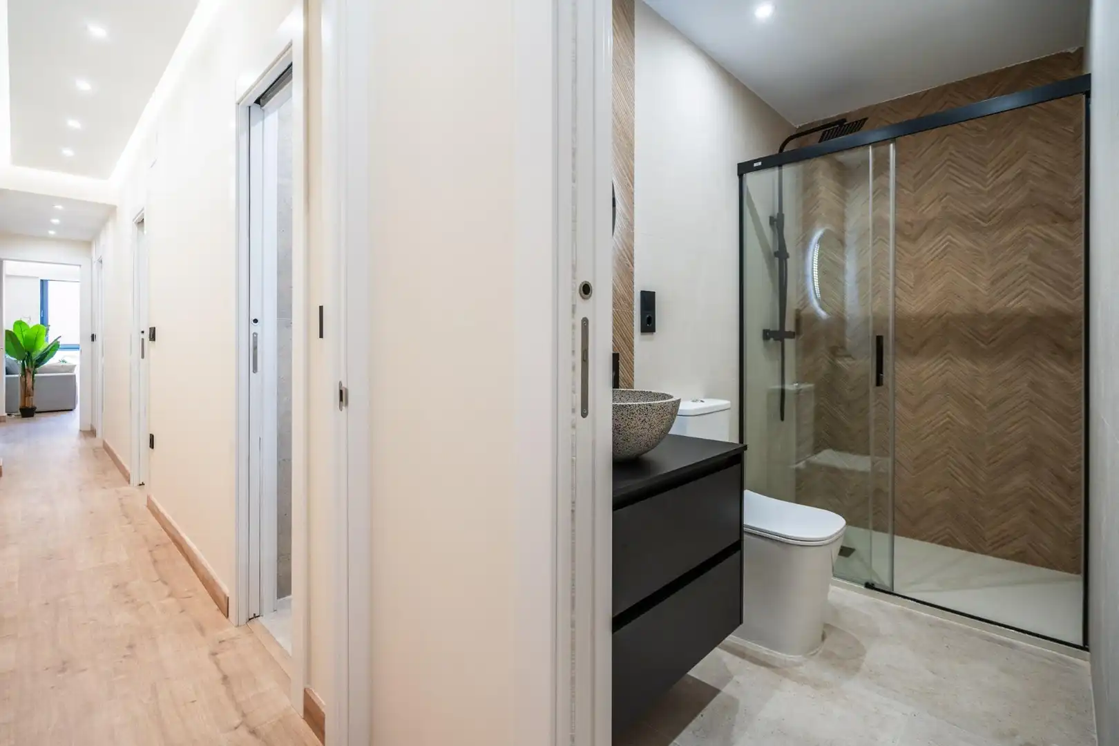 Baño de Piso en venta en Granada con Aire acondicionado, Calefacción y Amueblado