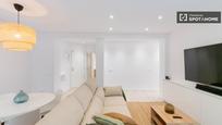 Living room of Flat to rent in  Madrid Capital  with Air Conditioner, Heating and Furnished