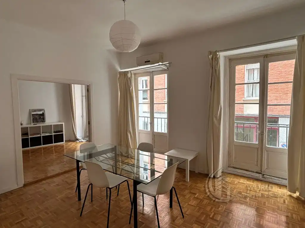 Comedor de Piso de alquiler en Madrid con Aire acondicionado, Calefacción y Amueblado