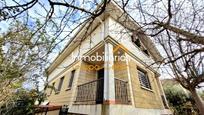 Vista exterior de Casa adosada en venda en Anguciana amb Calefacció, Jardí privat i Terrassa