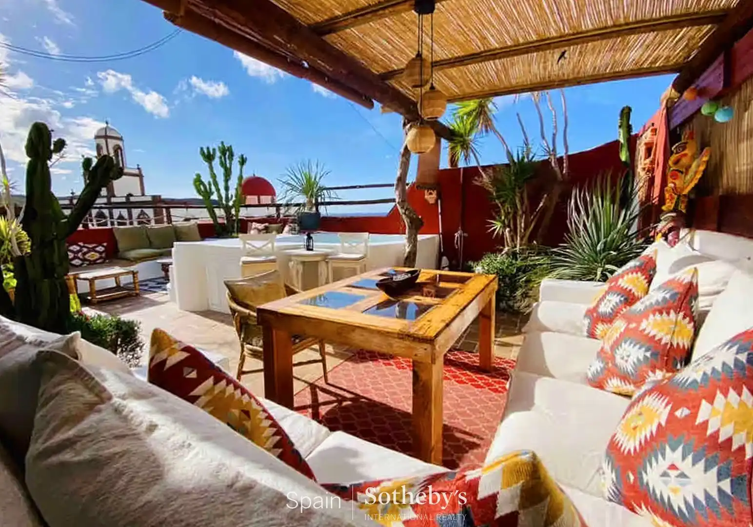 Terrasse von Einfamilien-Reihenhaus zum Verkauf in Agaete mit Klimaanlage, Privatgarten und Terrasse
