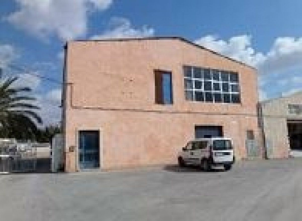 Vista exterior de Nau industrial en venda en Elche / Elx