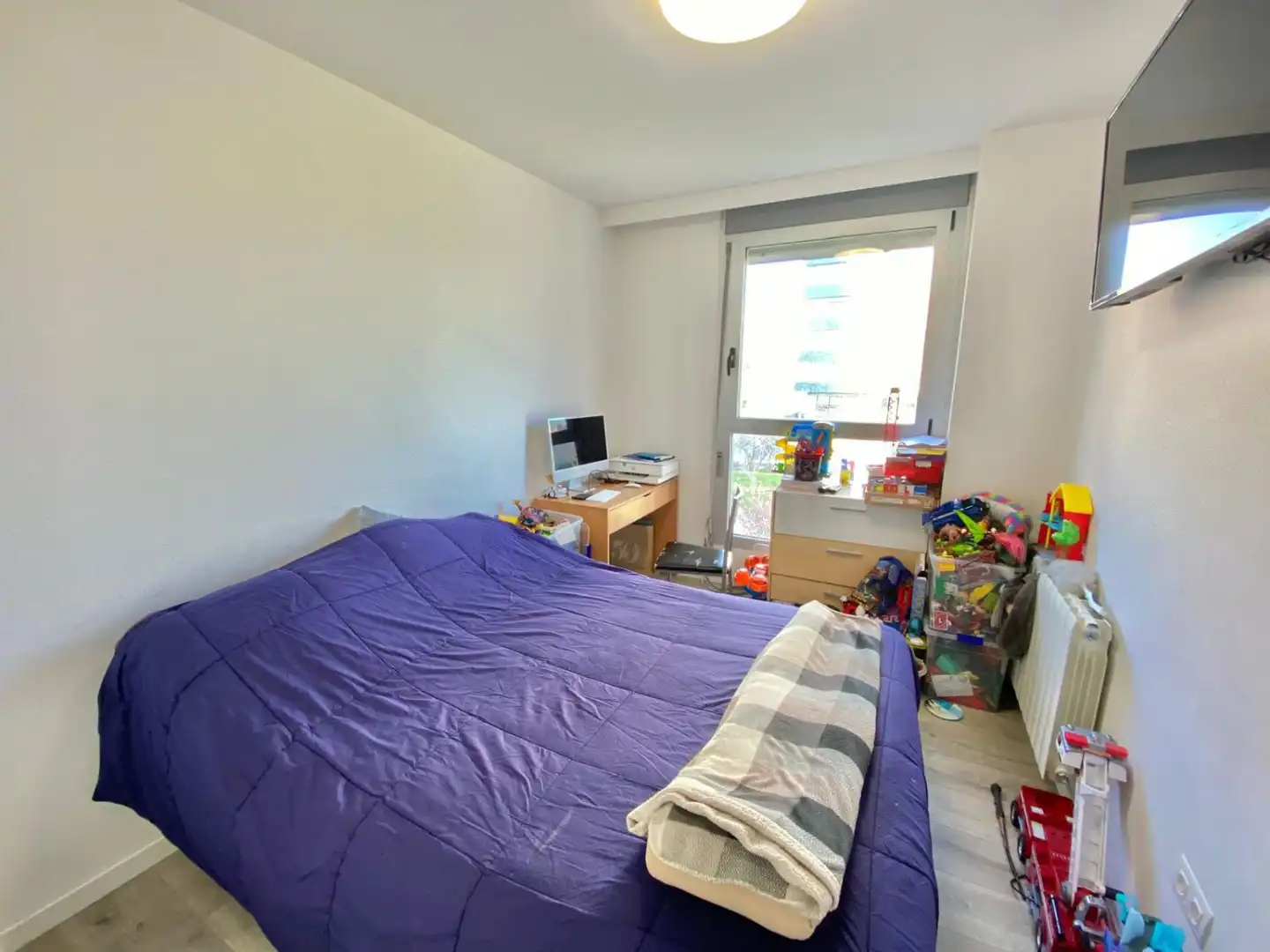 Bedroom of Flat for sale in Valencia  with Air Conditioner, Parquet flooring and Storage room