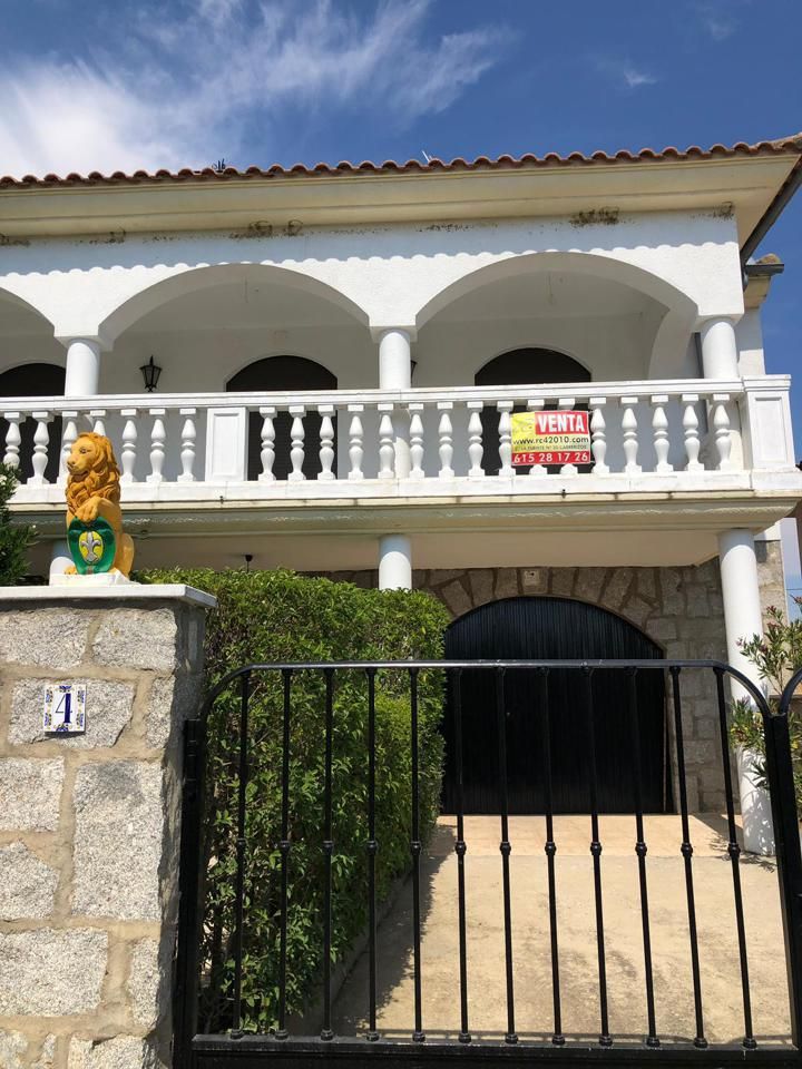 Exterior view of House or chalet for sale in Vecinos  with Heating, Private garden and Terrace