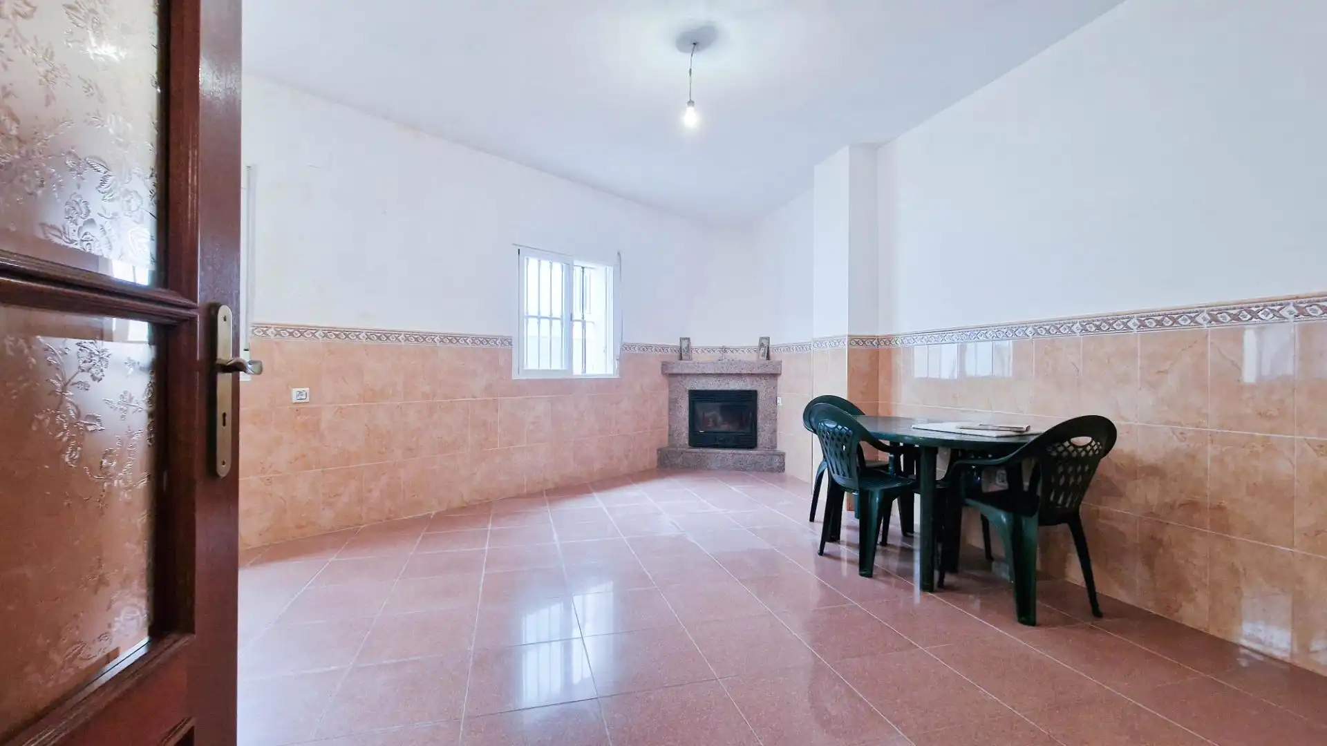 Casa o chalet en venta en Cheles con Terraza, Trastero y Balcón