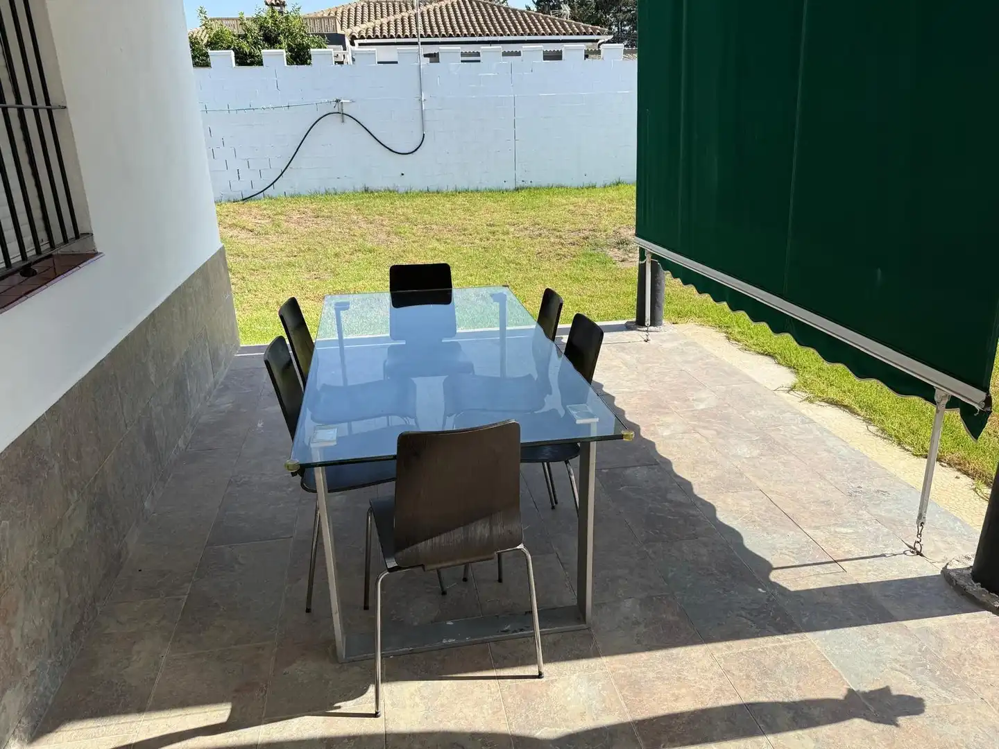 Terraza de Piso para compartir en Chiclana de la Frontera con Jardín privado y Amueblado