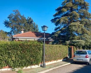 Exterior view of House or chalet for sale in Carmona  with Air Conditioner, Heating and Private garden
