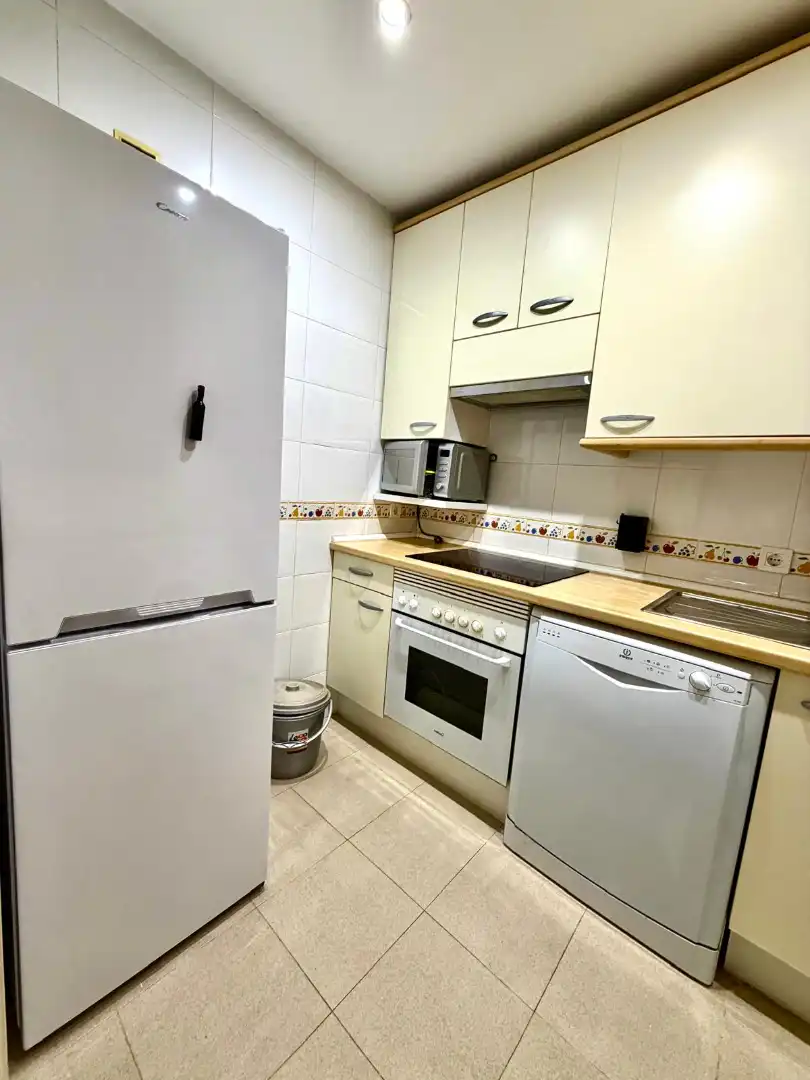 Cocina de Apartamento de alquiler en Mijas con Aire acondicionado, Calefacción y Jardín privado