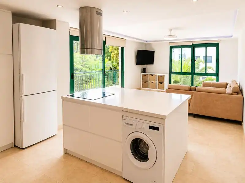Cocina de Piso en venta en Estepona con Aire acondicionado, Calefacción y Jardín privado