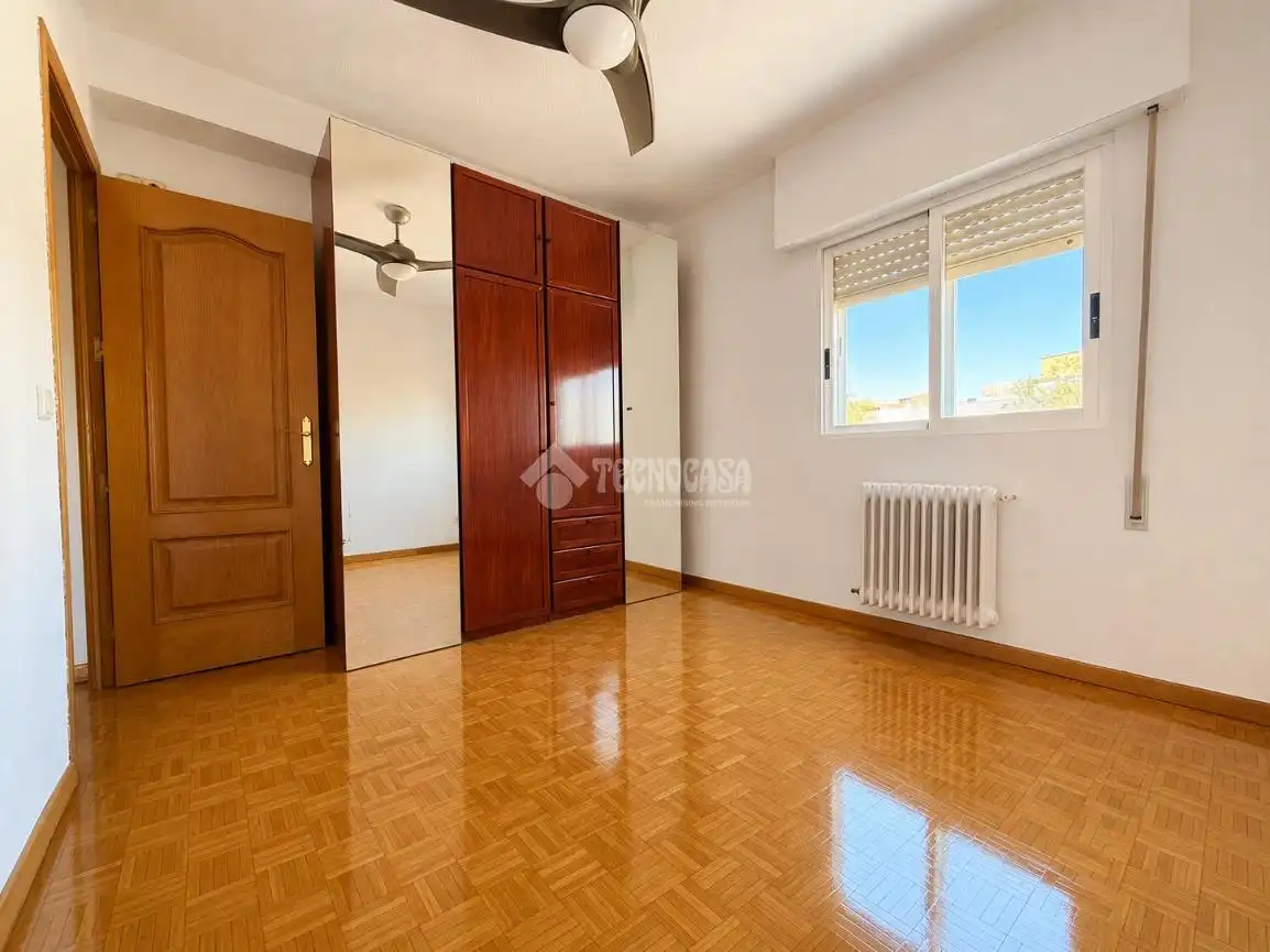 Schlafzimmer von Wohnung zur Miete in Madrid mit Klimaanlage, Heizung und Parkett