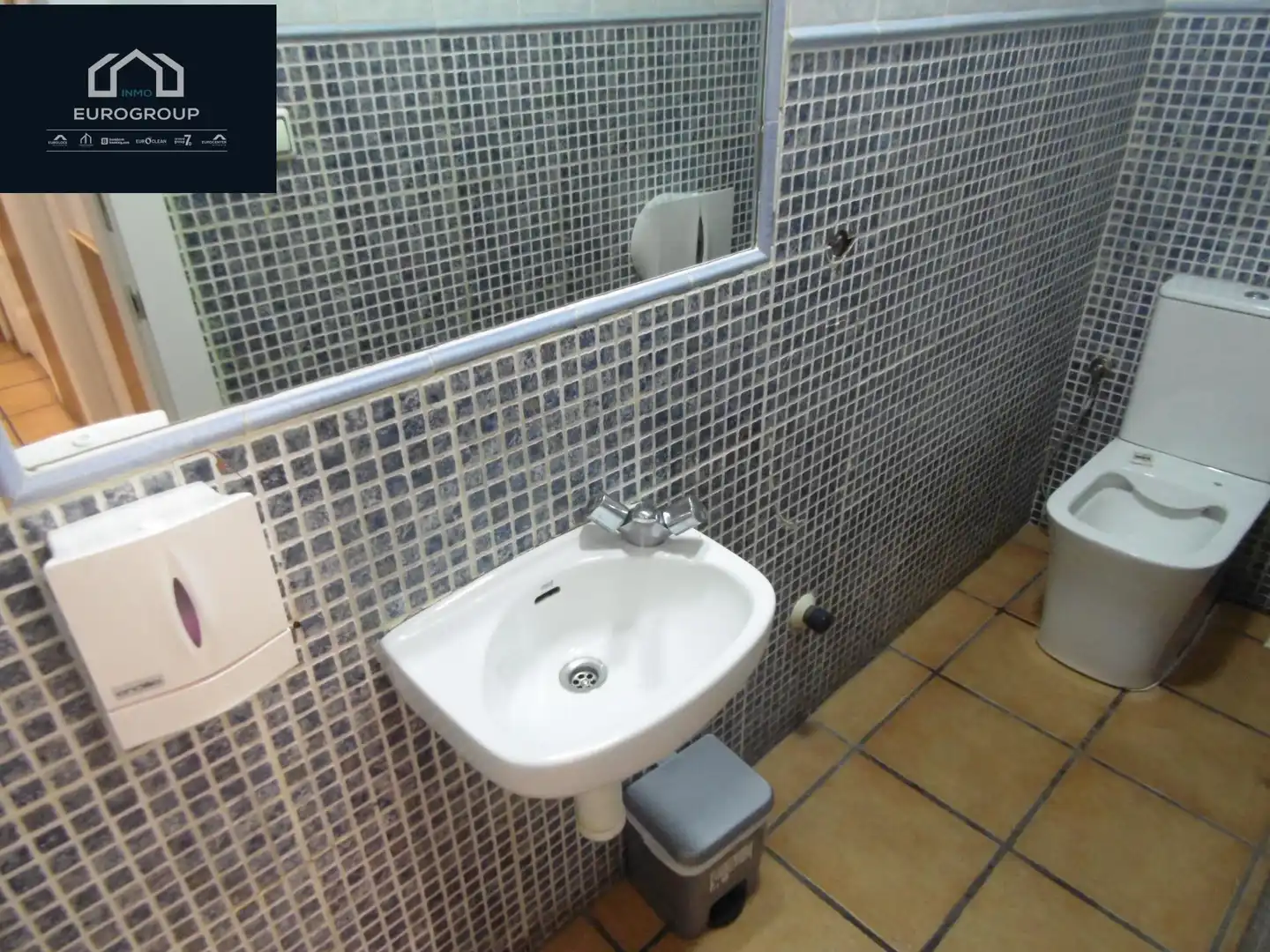 Badezimmer von Geschaftsraum zur Miete in Benidorm mit Möbliert