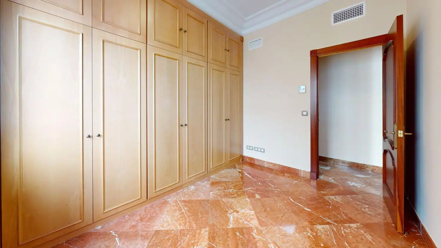 Bedroom of Flat for rent in Sevilla  with Air Conditioner, Heating and Terrace