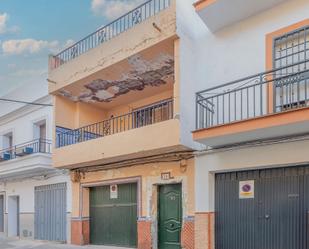 Exterior view of Single-family semi-detached for sale in  Sevilla Capital