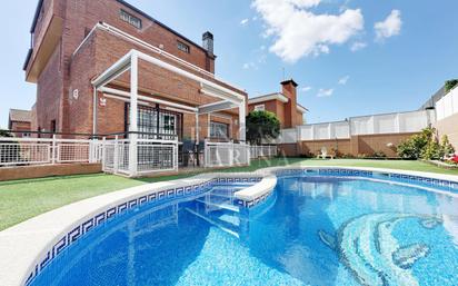 Swimming pool of House or chalet for sale in Viladecans  with Air Conditioner, Heating and Private garden