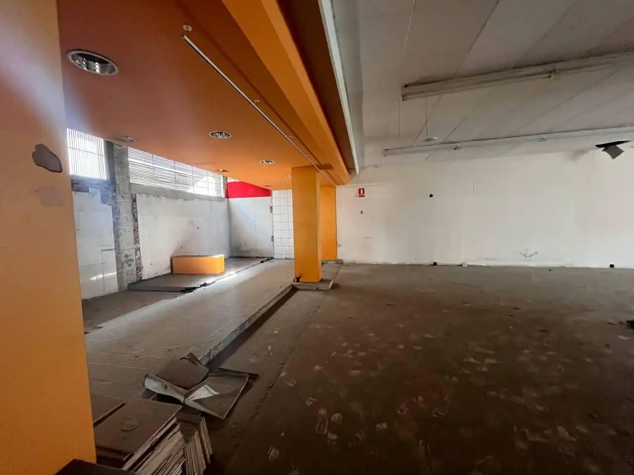 Local comercial en venta en Carrer Bernat Metge, imagen 3