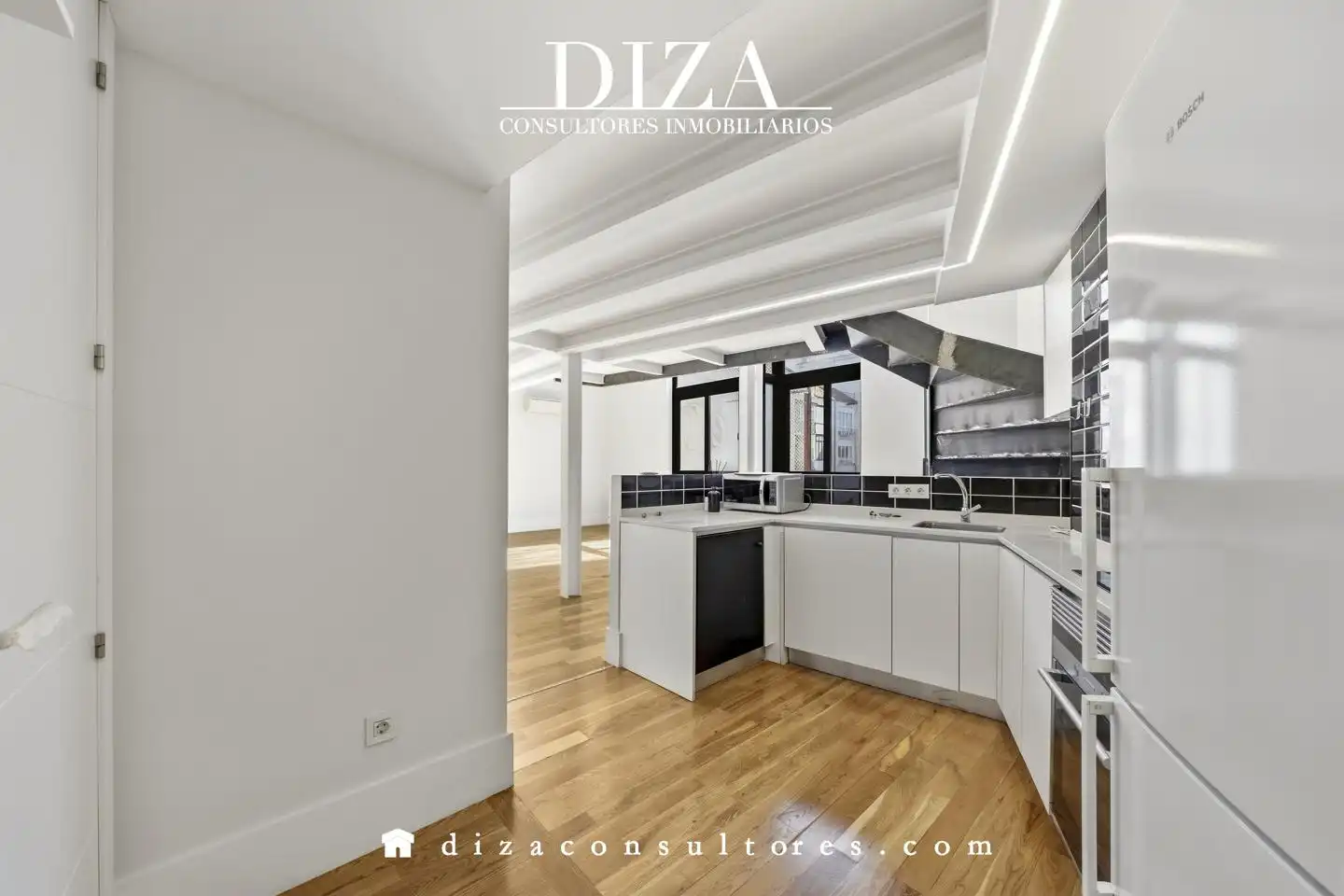 Kitchen of Flat for rent in Madrid  with Air Conditioner and Heating
