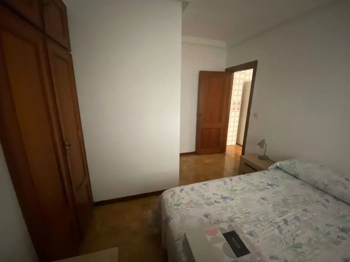 Schlafzimmer von Wohnung zur Miete in Palencia mit Klimaanlage, Heizung und Möbliert