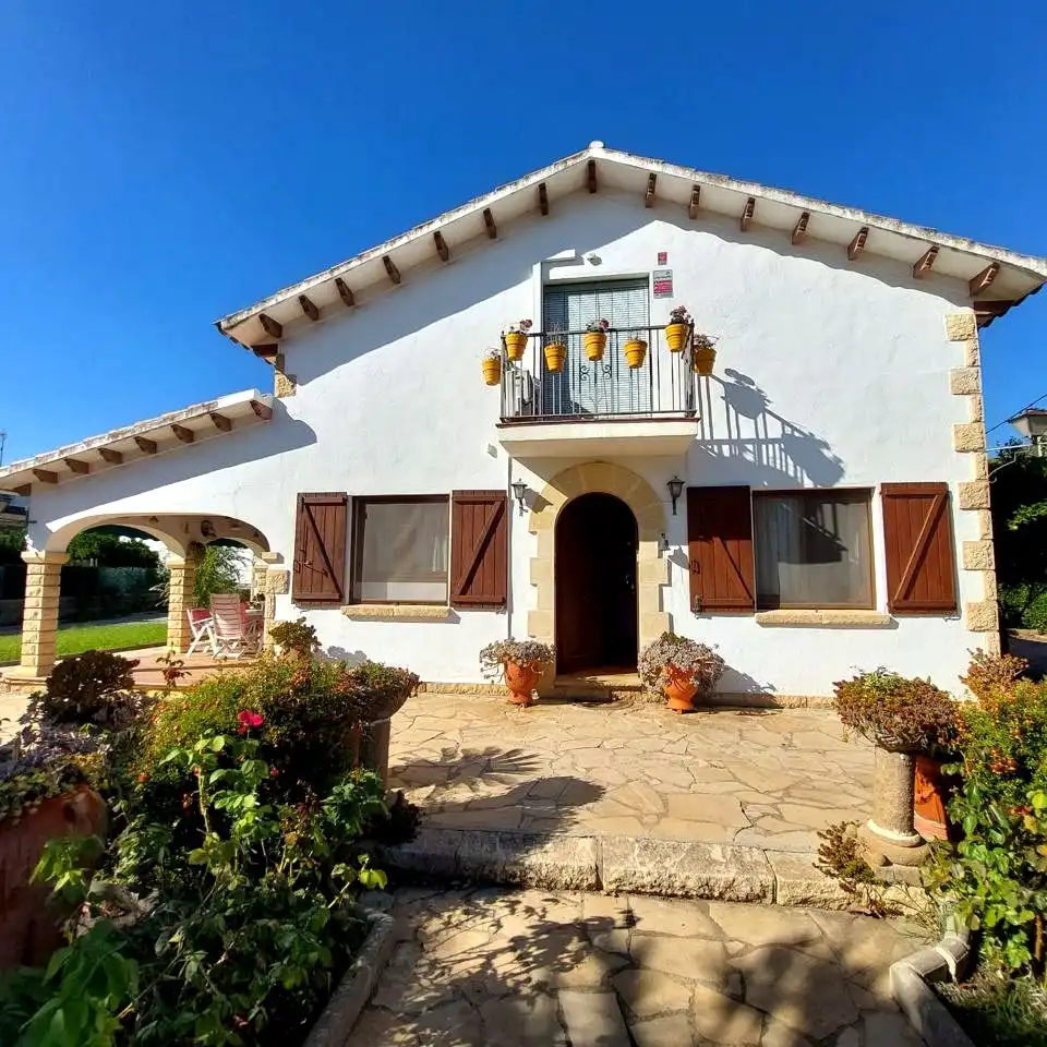 Vista exterior de Casa o chalet en venta en El Vendrell con Aire acondicionado, Calefacción y Jardín privado