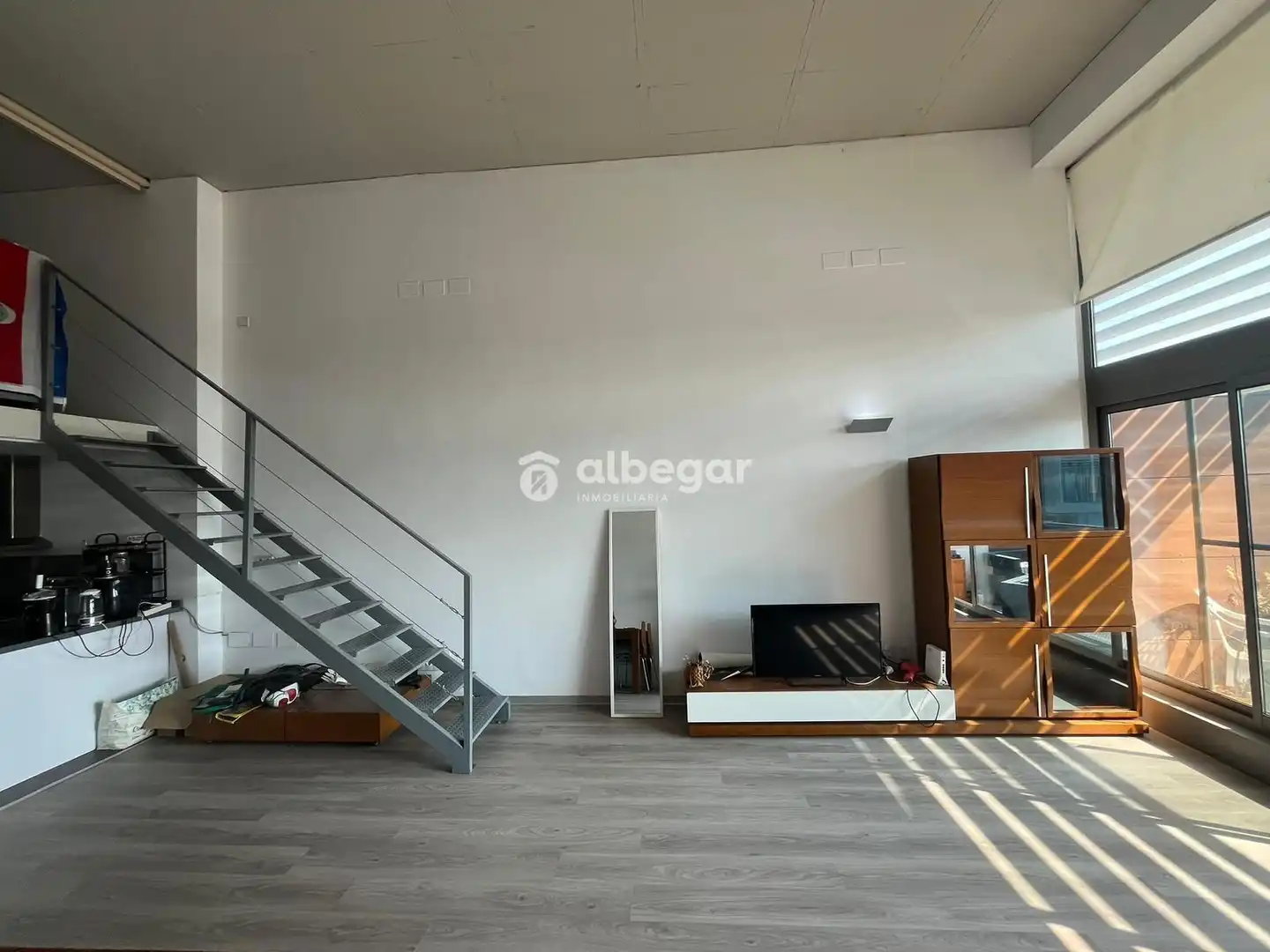 Wohnung zur Miete in Valencia mit Klimaanlage, Terrasse und Schwimmbad