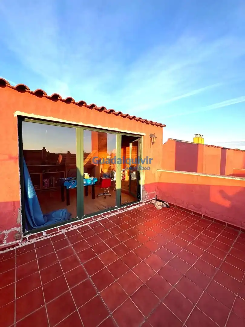 Terrassa de Casa adosada en venda en Alcalá de Guadaira amb Jardí privat, Terrassa i Traster