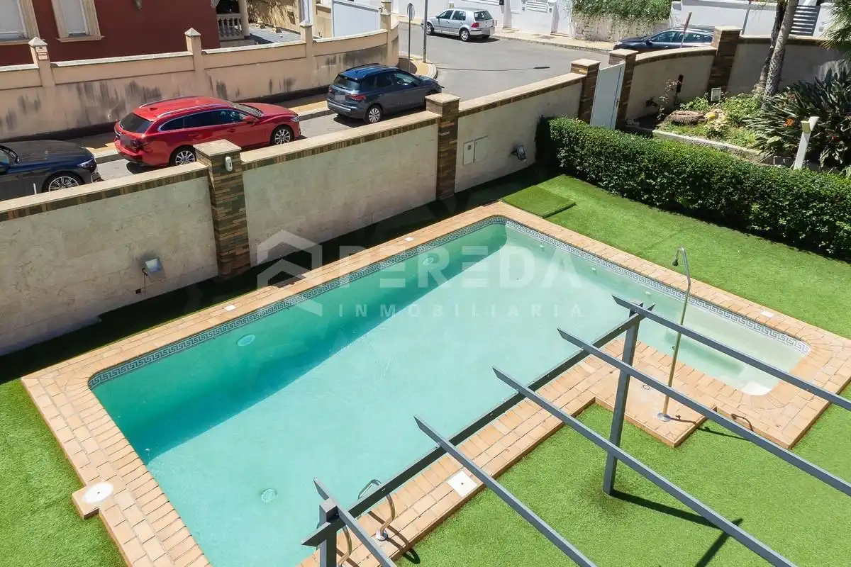 Piscina de Casa o chalet en venta en Roquetas de Mar con Aire acondicionado, Jardín privado y Piscina