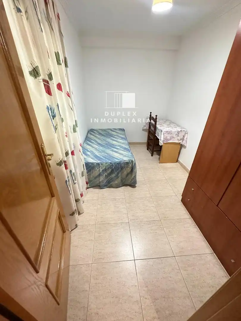 Schlafzimmer von Wohnung zur Miete in Cuenca mit Heizung, Terrasse und Möbliert