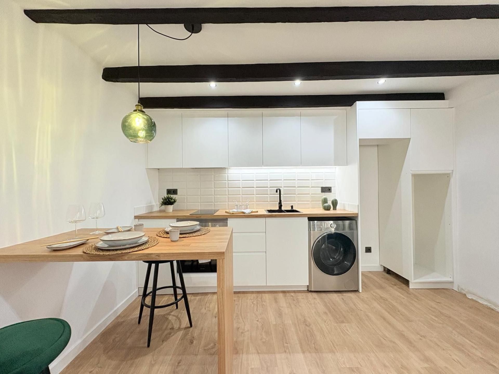Kitchen of Apartment for sale in Sabadell  with Heating, Oven and TV