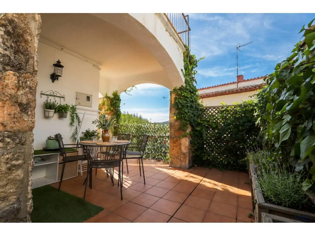 Casa con jardín en venta en Calle Josep M. Segarra 17