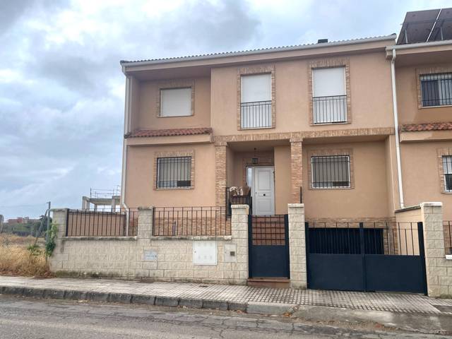 Casa-chalet en Venta en Finlandia en La Paz - Las Américas