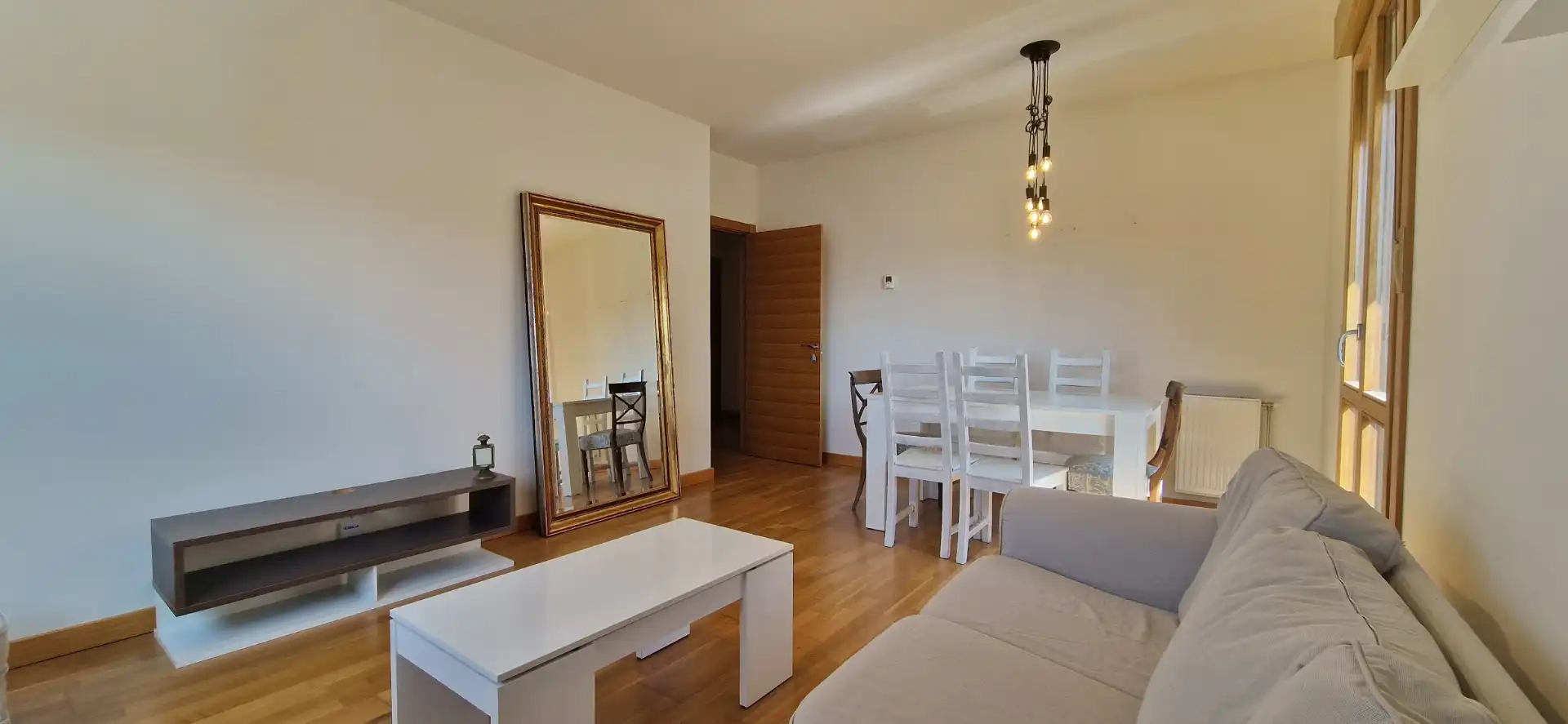 Sala de estar de Piso en venta en Aranguren con Calefacción, Parquet y Trastero