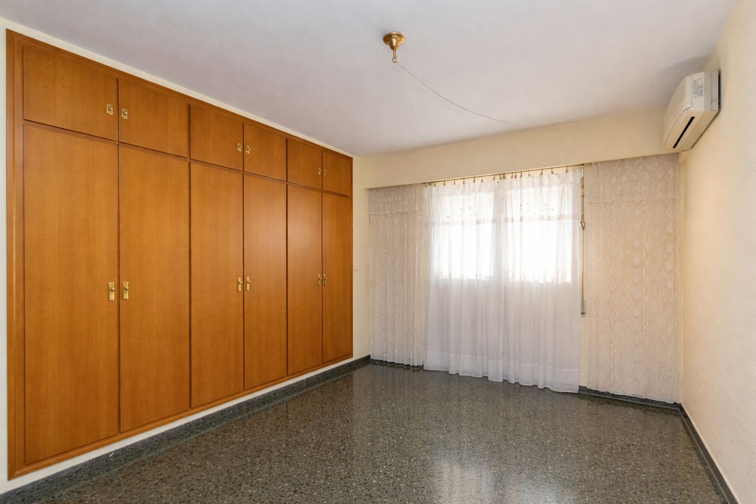 Habitación de Piso en venta en  Valencia Capital con Aire acondicionado, Calefacción y Horno