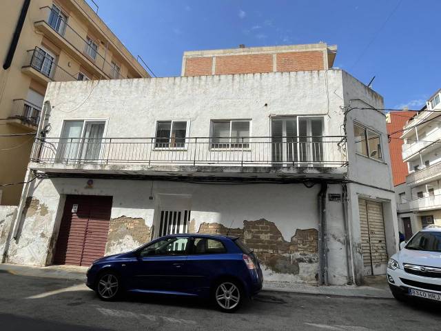 Terreno residencial en Venta en Carrer Palamós en L'Ametlla de Mar pueblo