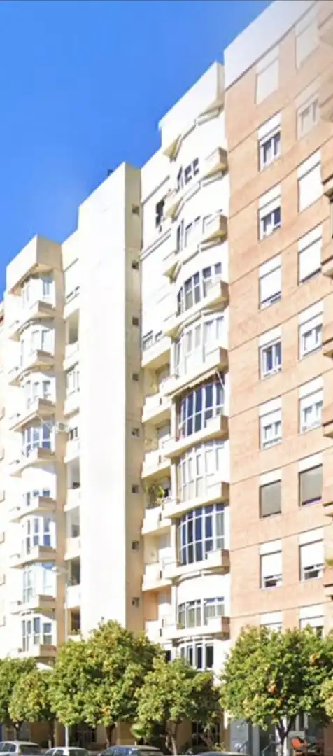 Vista exterior de Pis en venda en Sevilla amb Aire condicionat, Calefacció i Terrassa